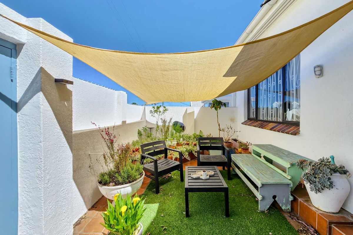 HOUSE IN SEA POINT - Photo 4