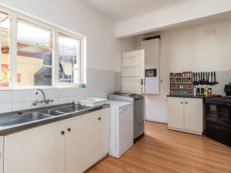 In the heart of Fish Hoek, we find a charming character-filled home - Photo 10