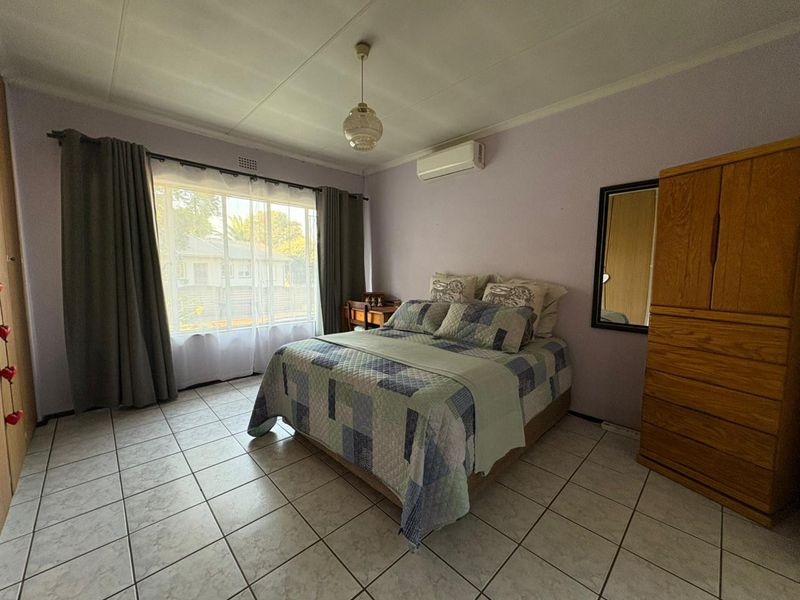 4 Bedroom Family Home with Large Flatlet in Secure Enclosed Area - Photo 3