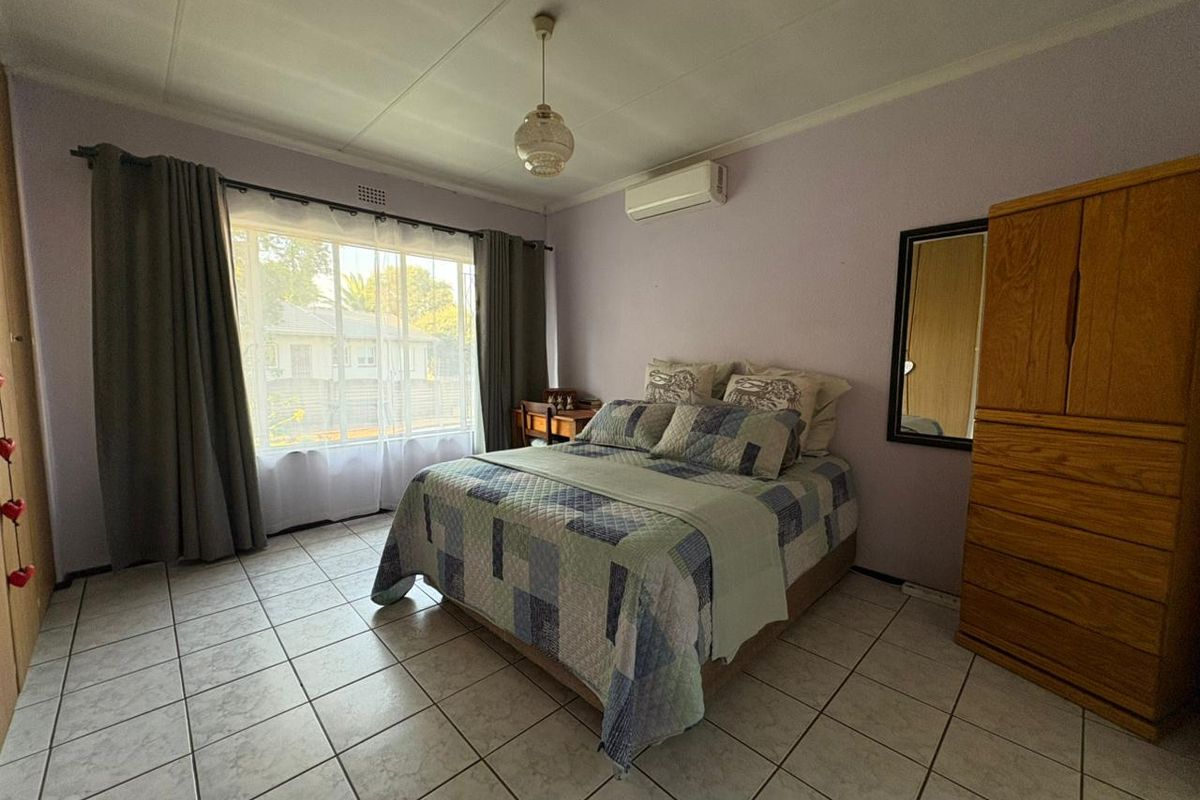 4 Bedroom Family Home with Large Flatlet in Secure Enclosed Area - Photo 3