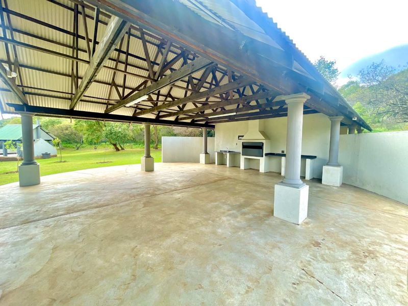 Modern Meets Farmstyle in a Wildlife Estate – Gym, Pool, Squash & More! - 2 and 3 Bedrooms! - Photo 9