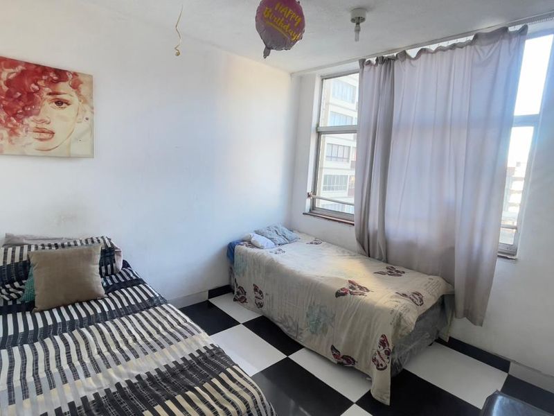 Charming 1.5 Bedroom Apartment with Modern Amenities and Convenient Location - Photo 6