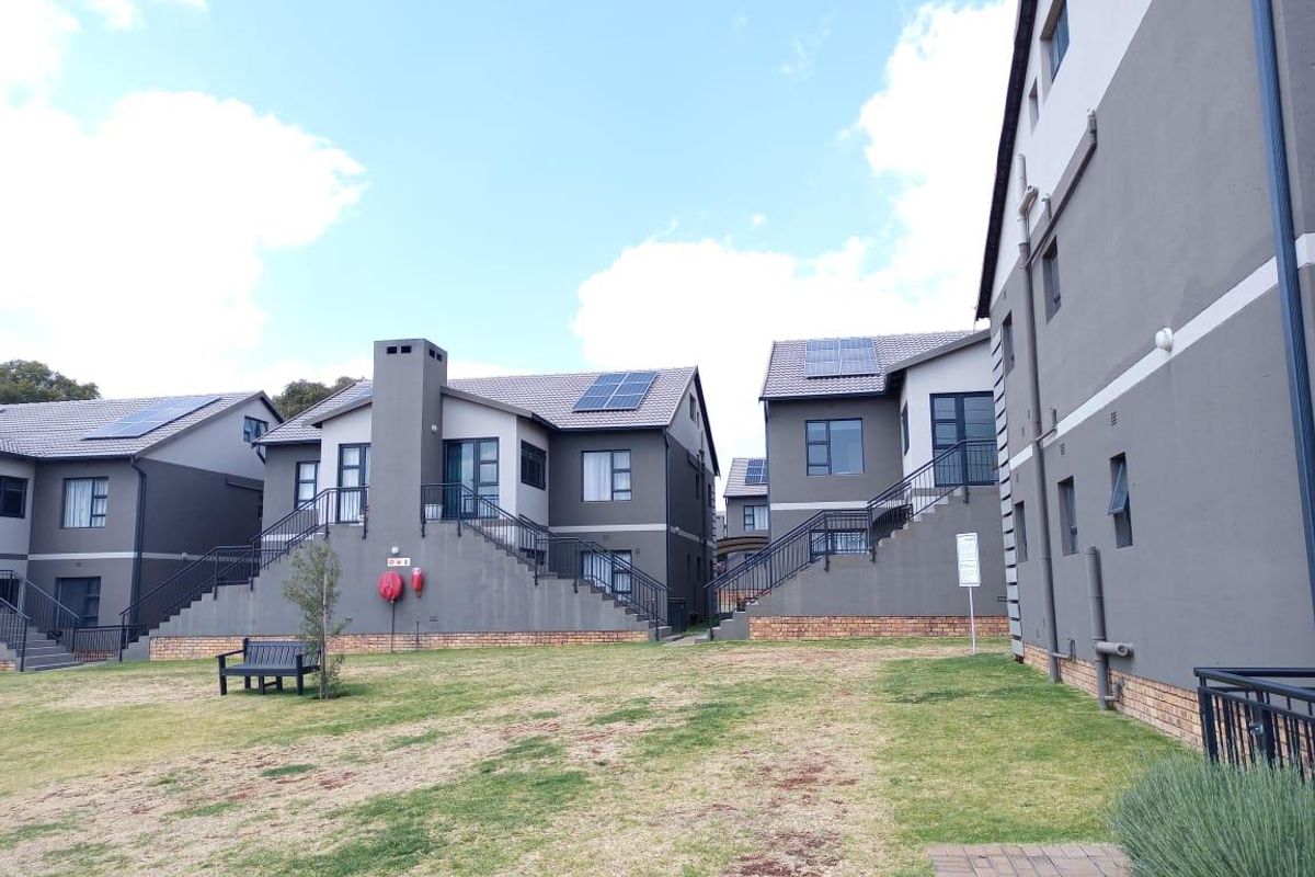 3 Bedroom Townhouse FOR SALE in Norton's Home Estates, Benoni - Photo 4