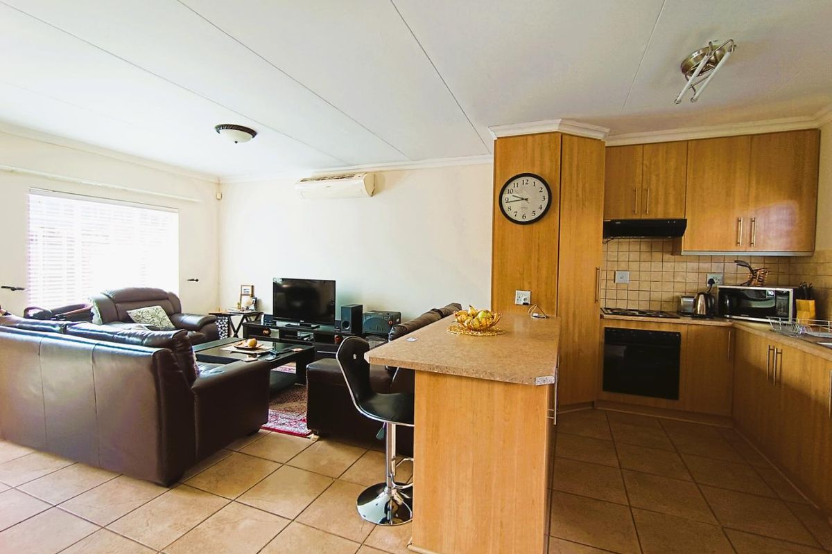 Modern Comfort Meets Convenience - Photo 2