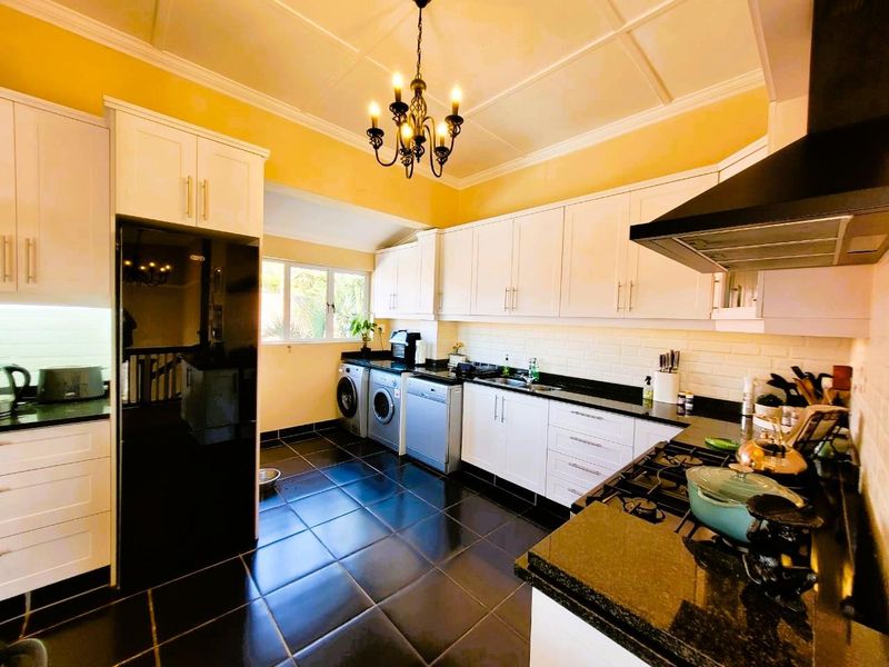 **Exceptional Investment Opportunity: Dual Maisonettes + Granny Flat** - Photo 8