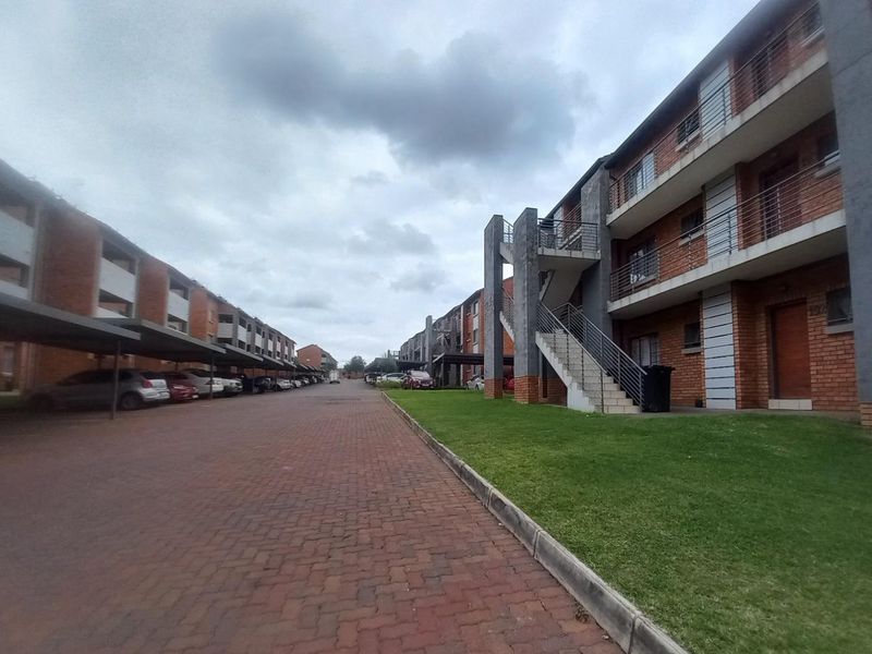 Apartment for sale in Midrand - Photo 2