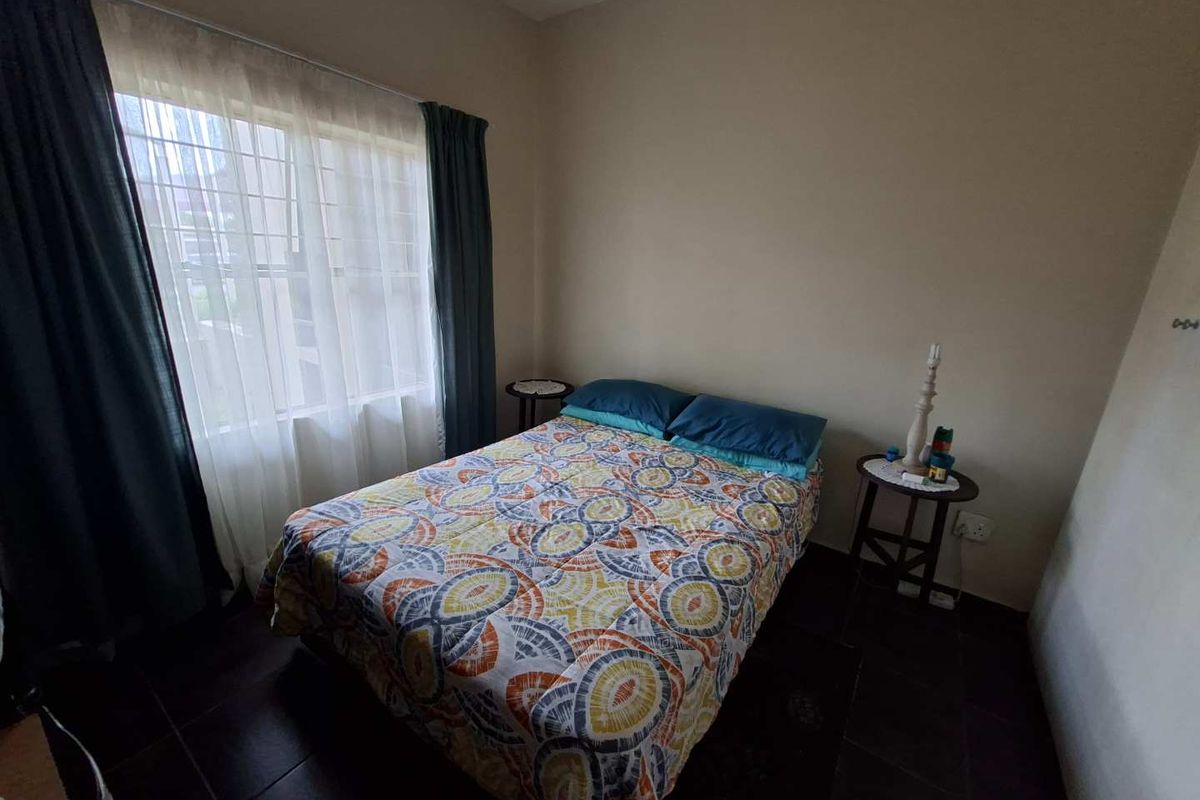 CHARMING 1 BEDROOM APARTMENT WITH MODERN TOUCHES - Photo 2