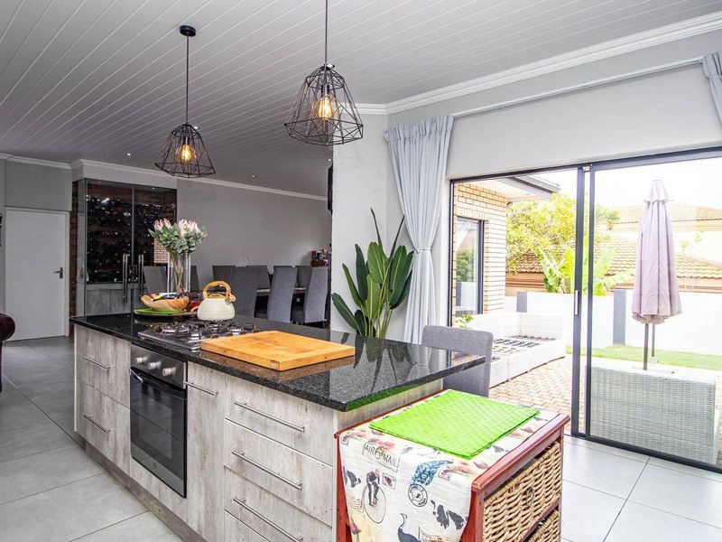 Charming, Low Maintenance Family Home in Monte Christo - Photo 7