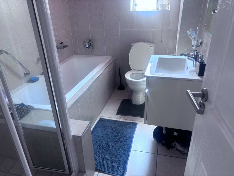 King's Court Apartment - Photo 5