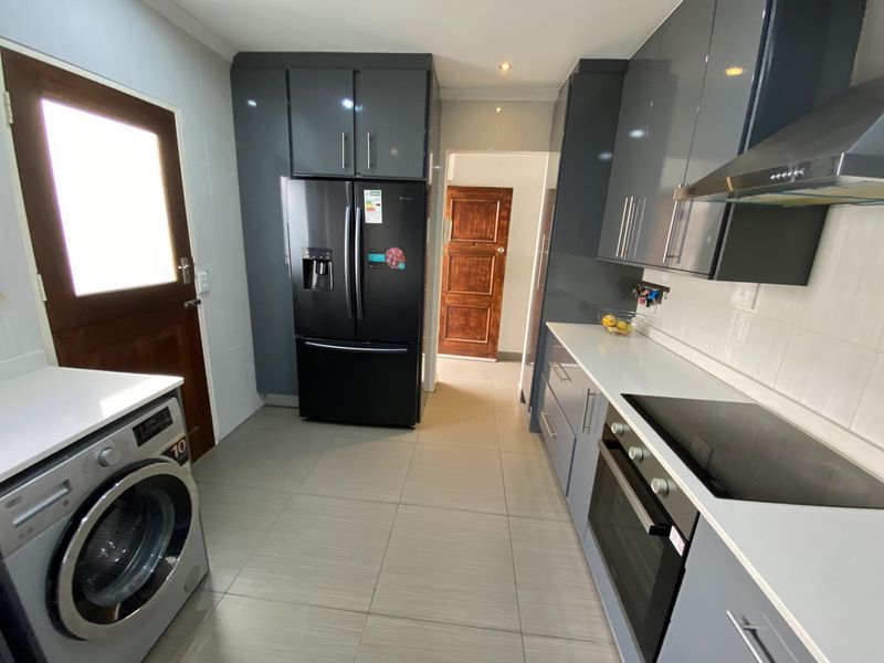 Beautiful and spacious 3 bedroom townhouse to rent - Photo 5