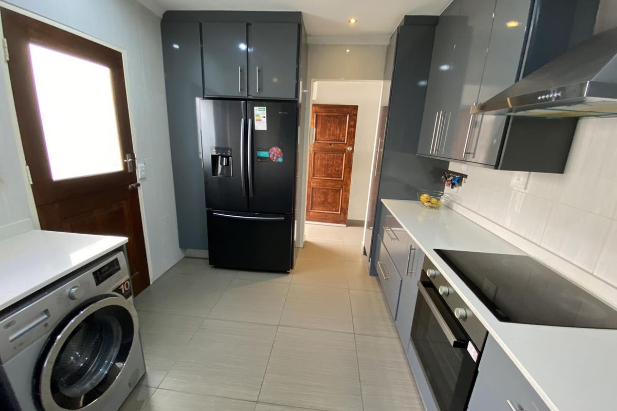 Beautiful and spacious 3 bedroom townhouse to rent - Photo 5