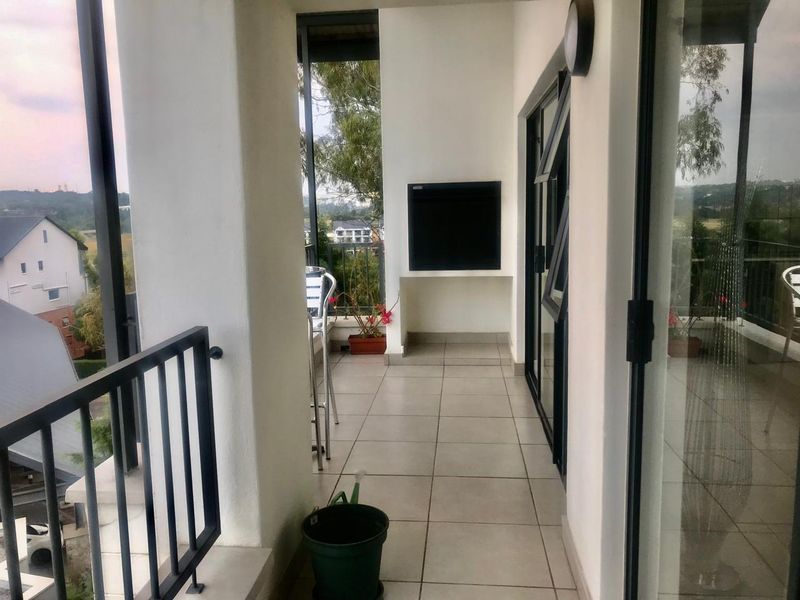 Fully Furnished 3 bed 2 bath executive townhouse - Photo 6