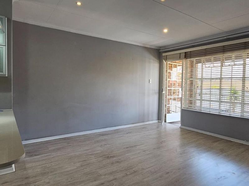 Stylish Renovated Upstairs Living in the Heart of New Redruth - Photo 8