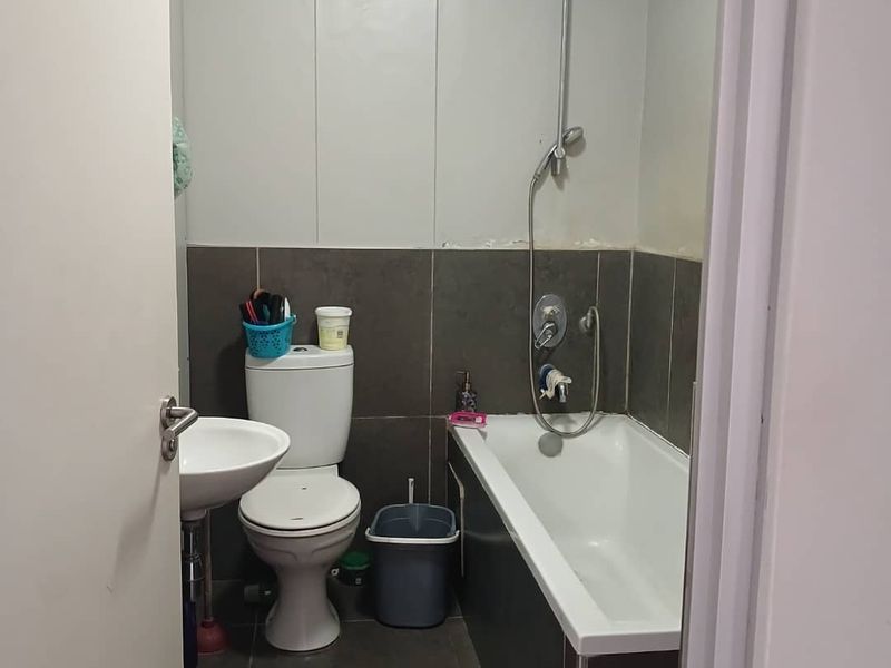 Invest Smartly: Riverport Corner Apartment Awaits! - Photo 5