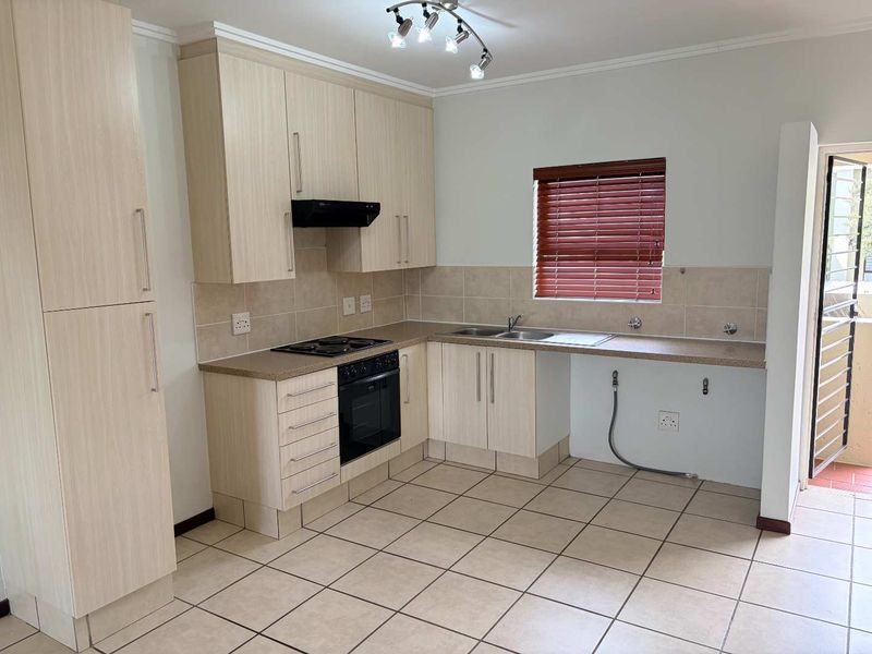 Beautiful 2 Bedroom Apartment in Excellent Estate - Photo 3