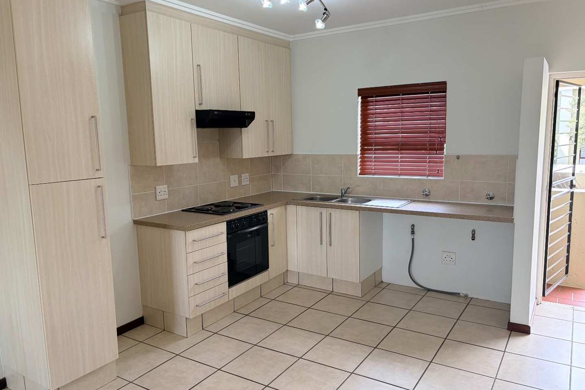 Beautiful 2 Bedroom Apartment in Excellent Estate - Photo 3