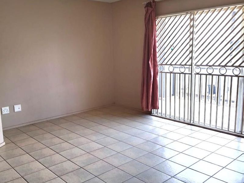 2 Bedroom Townhouse for Sale in Bardene - Photo 5
