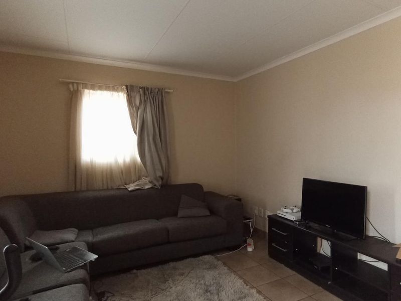 CENTURION - KOSMOSDAL - 3 BED = 2 BATH FULL TITLE HOUSE - Photo 4