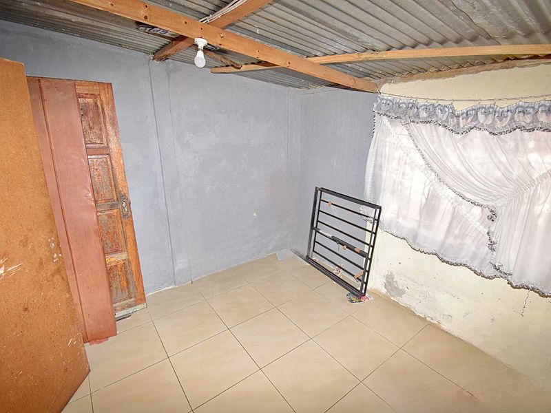 Starter Home - Photo 9