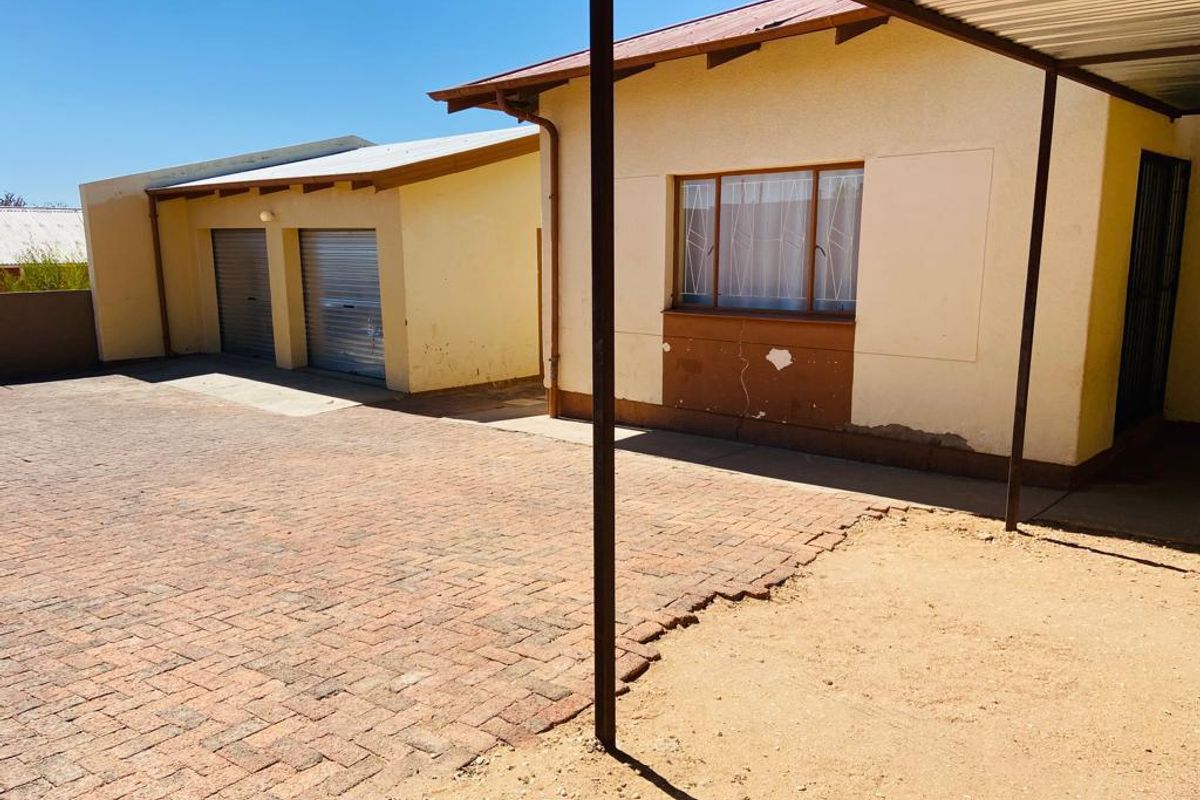 3 Bedroom House For Sale - WINDHOEK NORTH - Photo 5