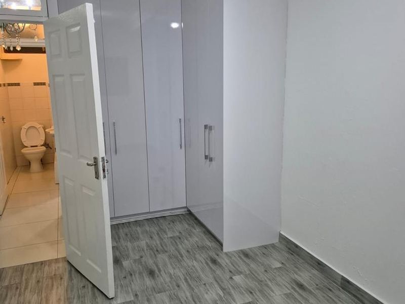 2 Bedroom modern Unit for Rent - Photo 10