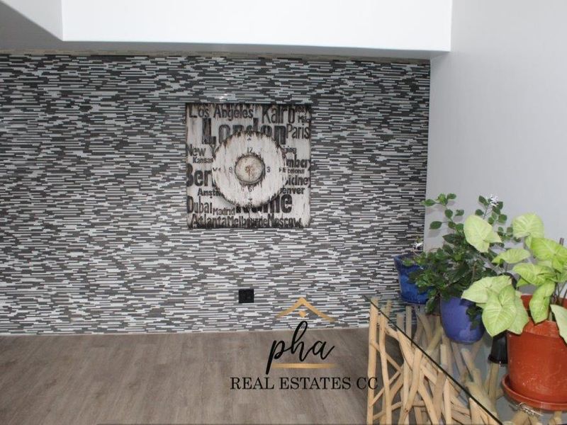 Entertainer's Dream!! 5 bedroom house with pool for sale in Walvis Bay for N$6 700 000.00 - Photo 6