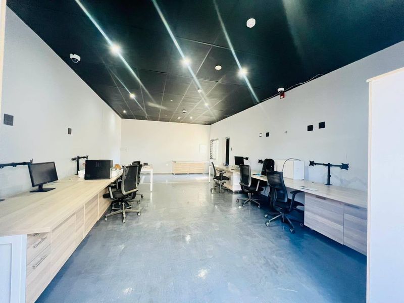 Spacious Workshop/Warehouse - Photo 6
