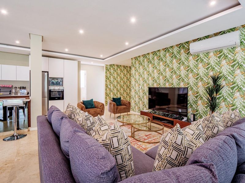 3 Bedroom Ground Floor Apartment - Photo 7