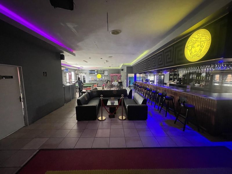 Hendra - Bar / Tote / Restaurant Opportunity To Let – Red Hill Shopping Centre - Photo 3