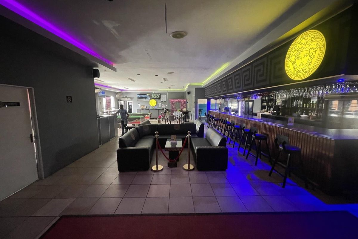 Hendra - Bar / Tote / Restaurant Opportunity To Let – Red Hill Shopping Centre - Photo 3