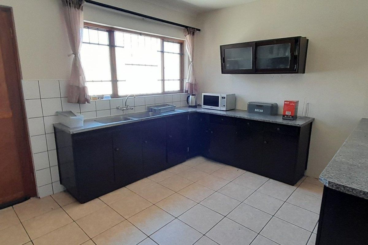 Luderitz - To Rent - Photo 3