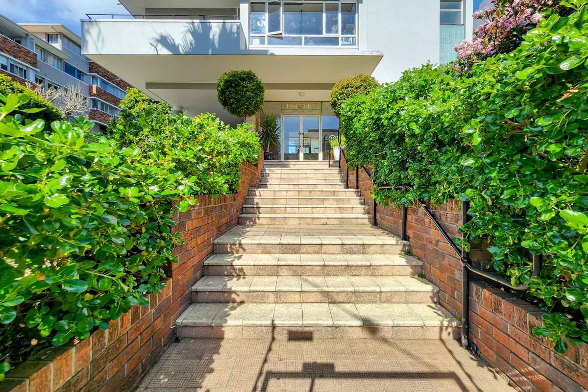 North east facing corner apartment with two balconies and automated garage | Sea Point - Photo 2