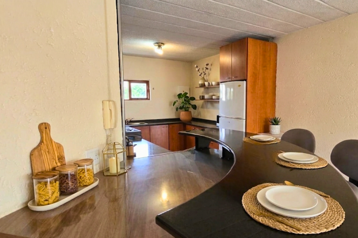 Modern 2-Bedroom Apartment in the Heart of Sandton - Photo 4