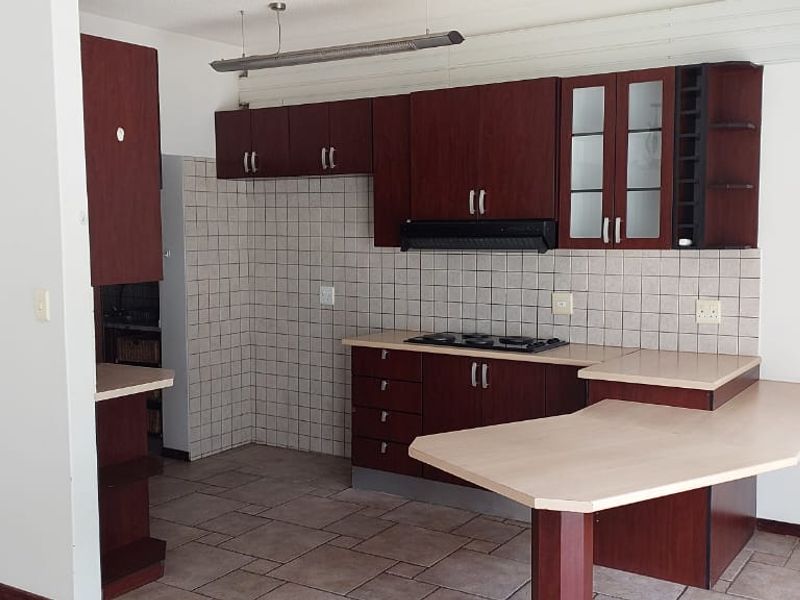 Townhouse for Sale in Eros Park - Photo 4