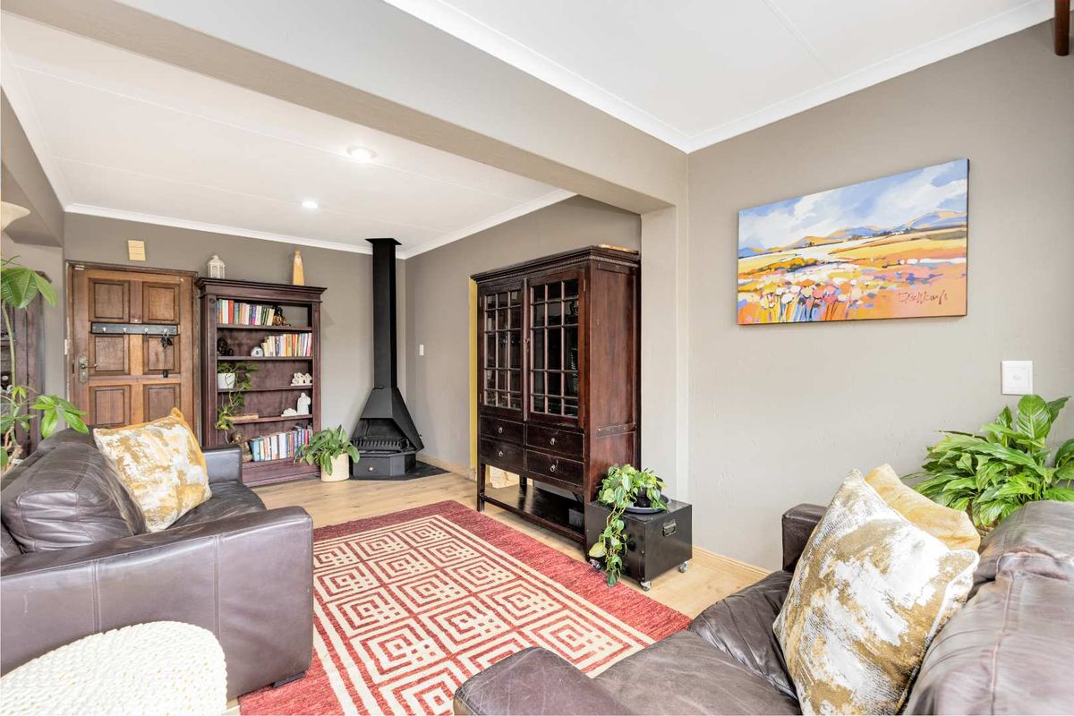 2 Bed home with flatlet in Radiokop - Photo 2
