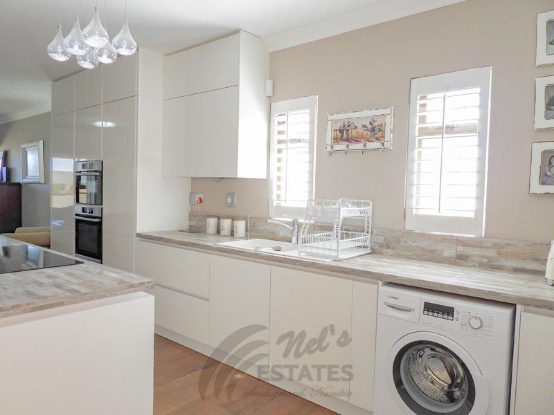 Fully Furnished Sea View Apartment For Sale in Central Swakopmund - Photo 5