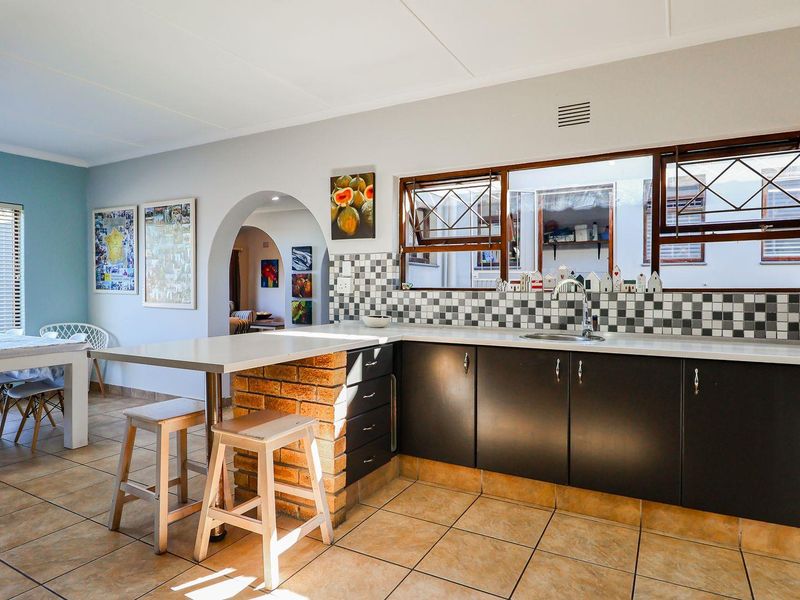 Perfect family home - Photo 5