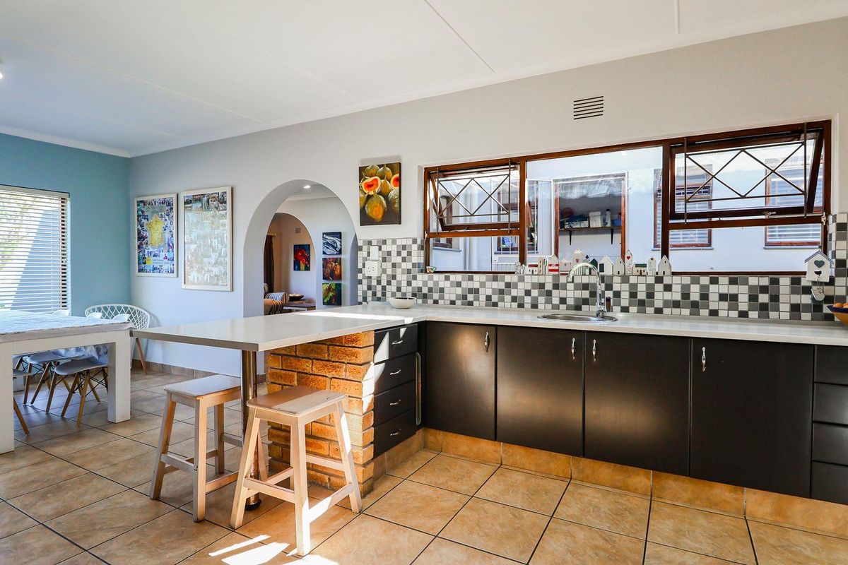 Perfect family home - Photo 5