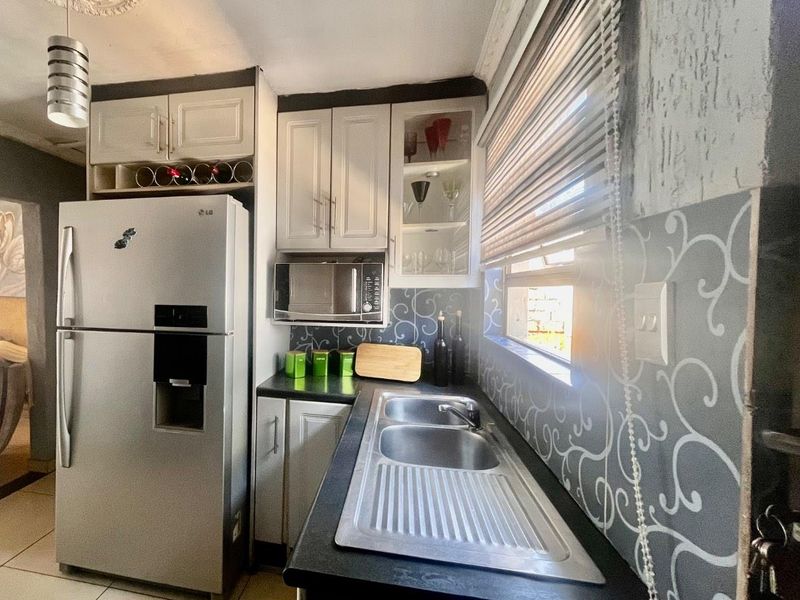 Beautiful home on the market - Photo 6