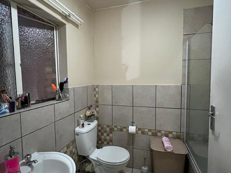 1 Bedroom Apartment in Wapadrand - Photo 10