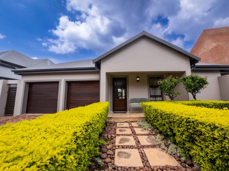 Charming neat as a pin single level home in Heritage Hill - Photo 4