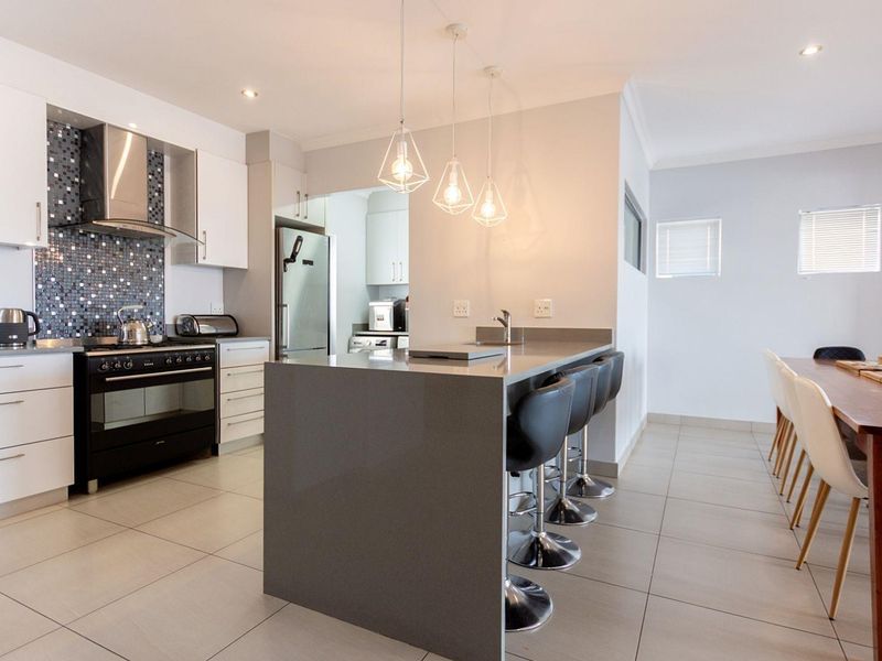 5 Bedroom House for sale in Calypso Beach Estate - Photo 4