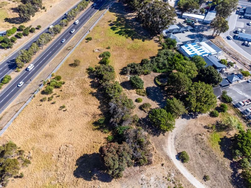 A Rare Opportunity to secure Prime Land in Constantia. - Photo 3