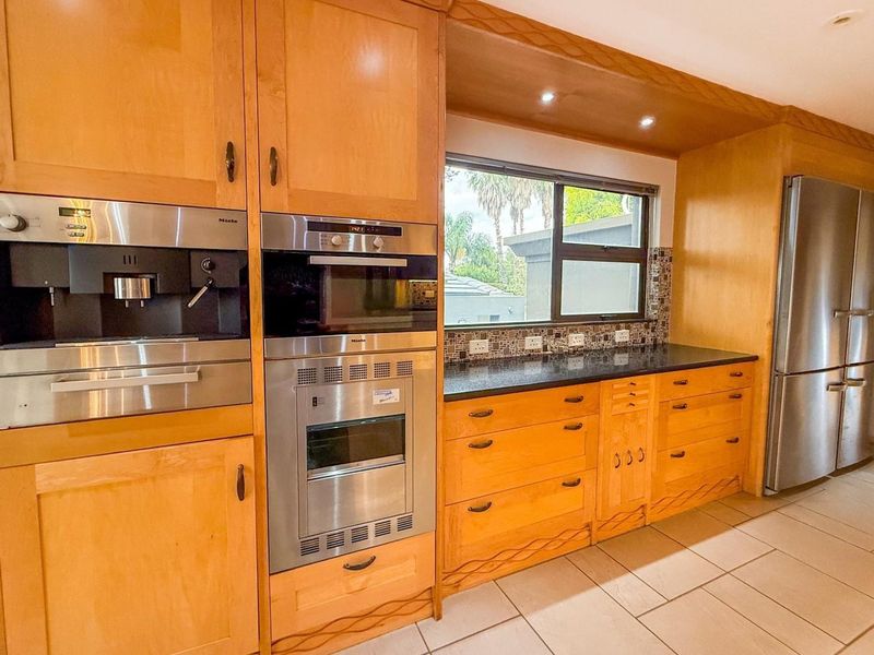 6 Bedroom , 6 Garages , For Sale , - Photo 8