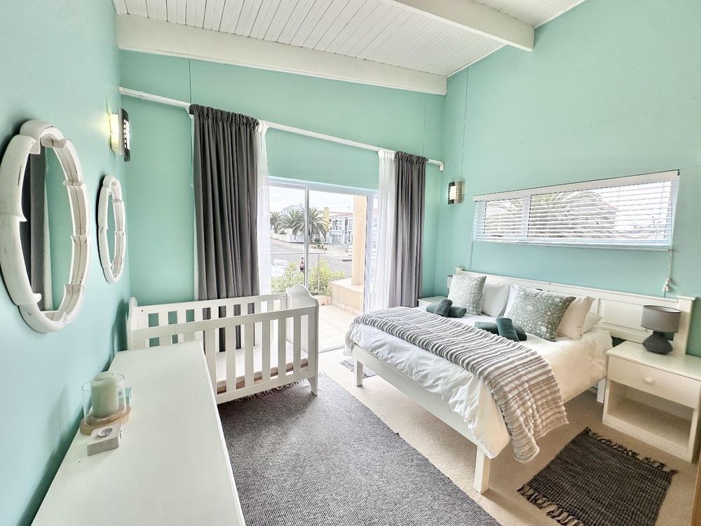 Third bedroom with shared veranda 