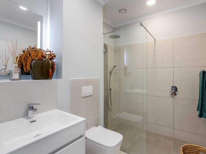 Contemporary One-Bedroom Val de Vie Evergreen Luxury Suite - Photo 8