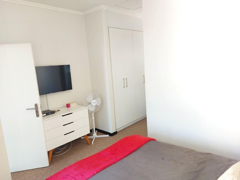 1 BEDROOM LOFT APARTMENT FOR SALE IN LONE HILL - Photo 5