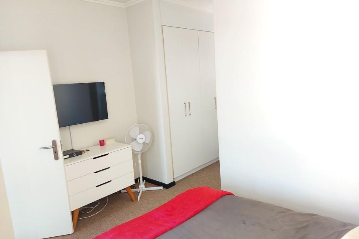 1 BEDROOM LOFT APARTMENT FOR SALE IN LONE HILL - Photo 5