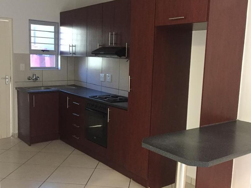 Apartment For Sale In Otjomuise 2, Otjiwa Court 081 495 6379 - Photo 7