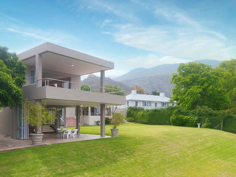 AN EXTRAORDINARY HOME - Photo 2